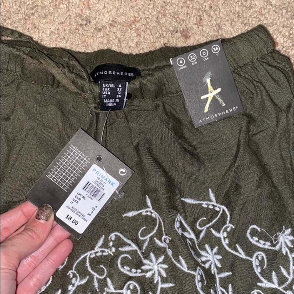 Olive green shorts NWT - Picture 2 of 3